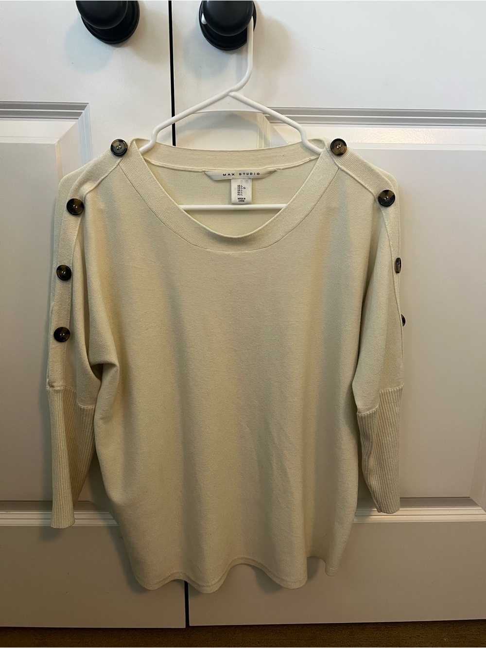 White 3/4 long sleeve - Picture 2 of 4